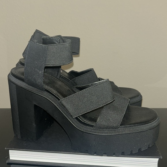 Black Block Heels - Picture 2 of 3
